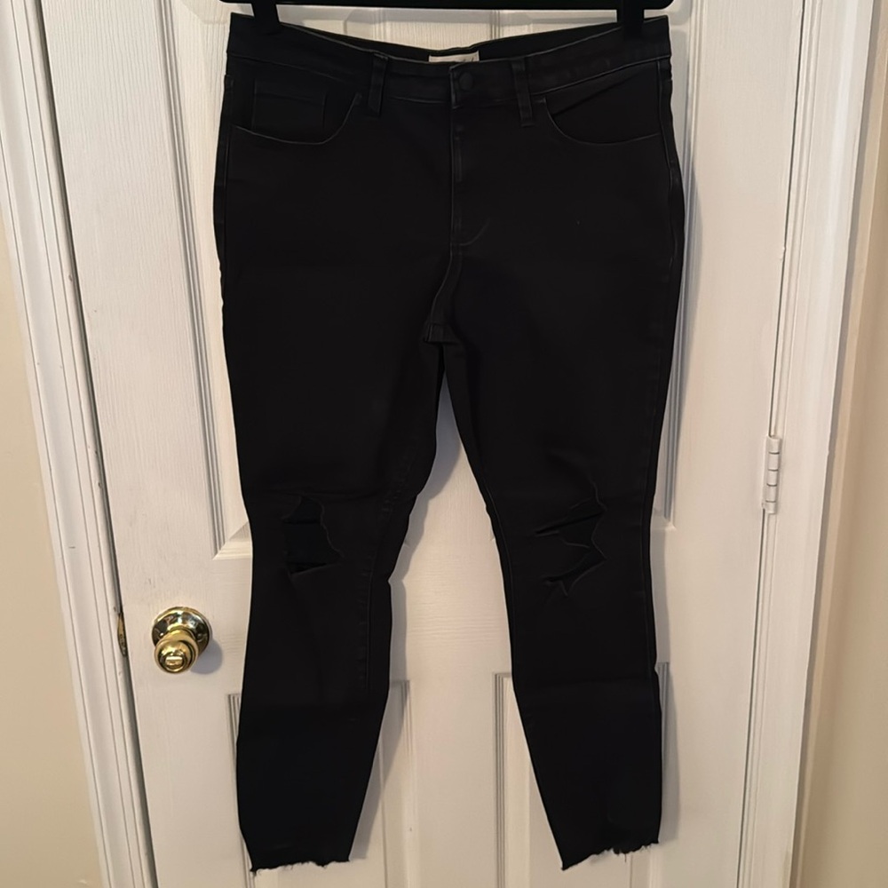 Universal Thread Mid Rise Skinny Jeans Size 12 Color Black Distressed